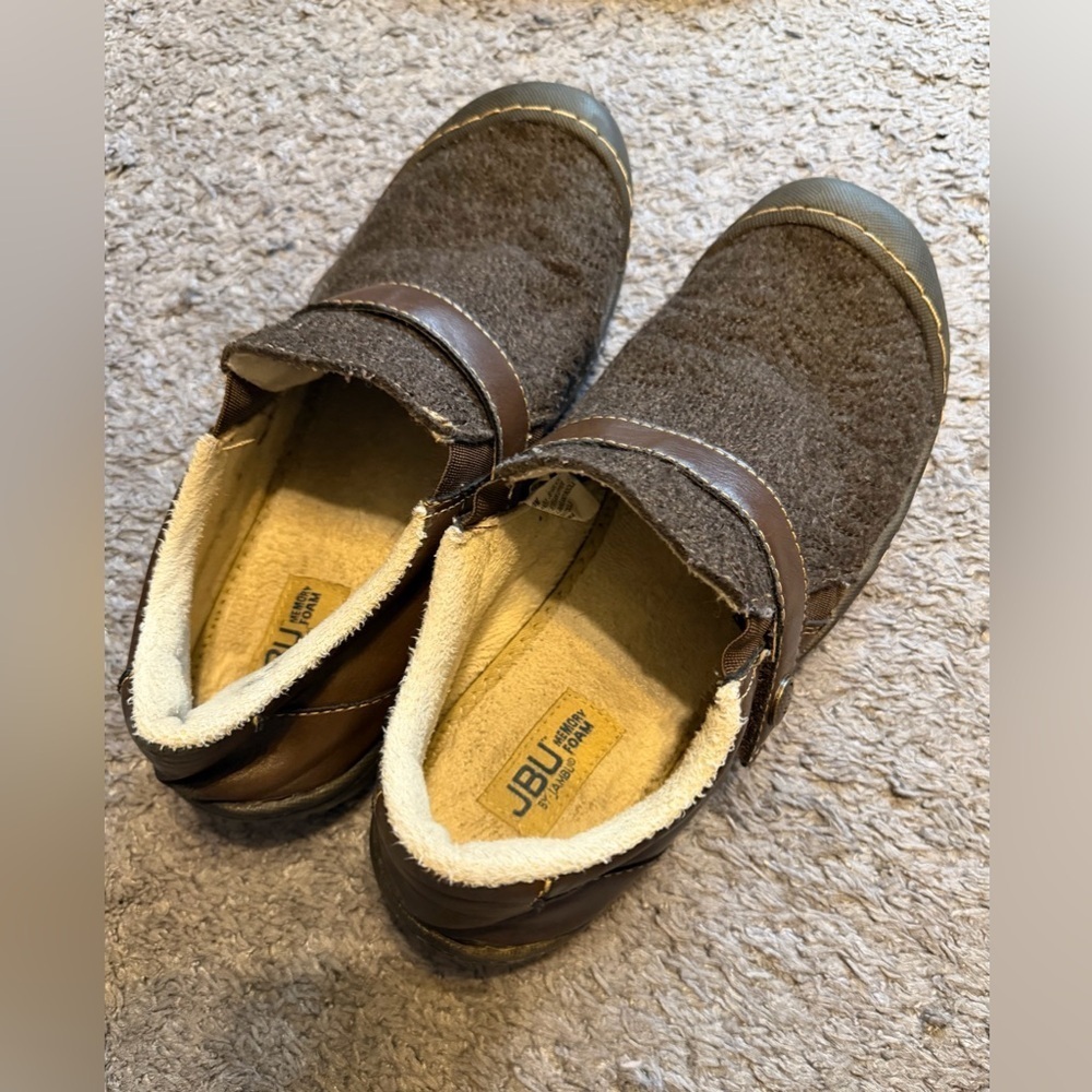 JBU Casual Outdoor Slip-Ons